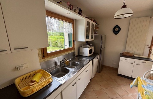 Fouesnant Villa | Pleasant villa in the center of Beg Meil on enclosed garden - 3 bedrooms - Quiet