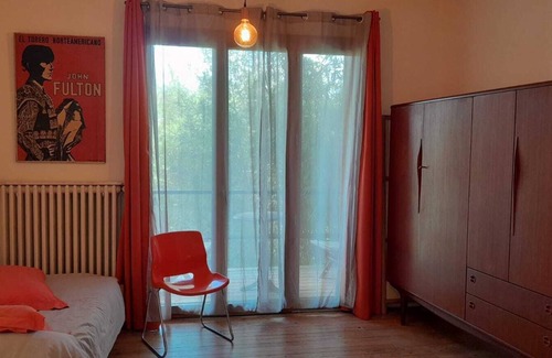 Naucelle House | Pleasant village house with garden