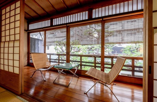 Nishijin House | Please spend quality time in one of the Kyoto's largest townhouses.