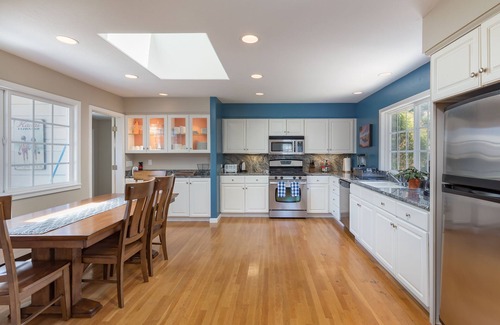 Opal Cliffs House | Pleasure Point Oasis ~ Family and dog-friendly yard ~ Off-street parking