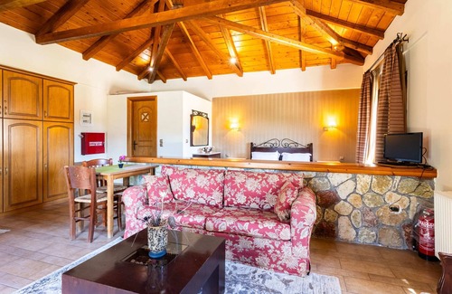 Kylini Apartment | Pleiades Jewel, Maia - Corinthos Pool Bliss