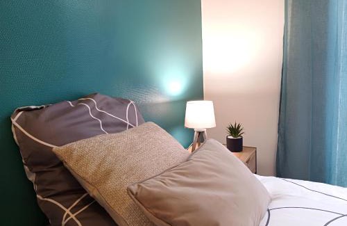 Centre Ville Apartment | Plein centre- 90m Cathédrale - 2ch - 4 couchages - 6 personnes