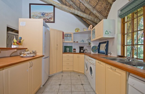 Steenberg Estate Cabin | Plotsklaps Self Catering Cottage