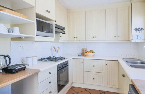 Vermont House | Plover Place | Coastal Comfort Near Breakfast Bay’s Tidal Pools