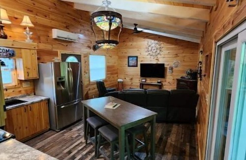 Frenchburg Cabin | Plum Crazy Cabin Red River Gorge