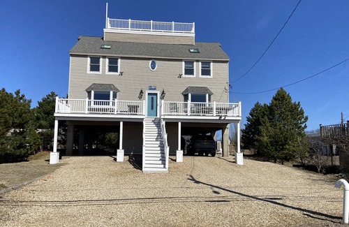 Newburyport House | Plum Island Waterfront with 360 water views and roof deck!