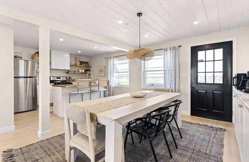 Hampton House | Plum on Anchor - Ocean & Marsh Views - Dog Friendly - Perfect Beach Getaway