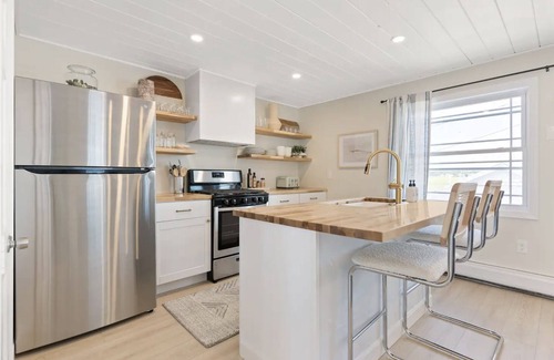 Hampton House | Plum on Anchor - Ocean & Marsh Views - Dog Friendly - Perfect Beach Getaway