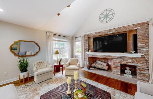 West Barnstable House | Plum Paradise