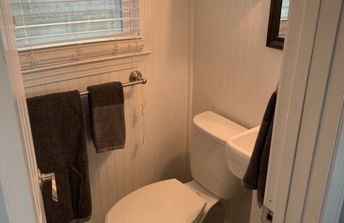 Hampton Cottage | Plum Place - Dog Friendly, Steps from the beach