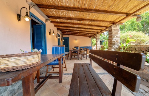 Ustica Apartment | Plumbago Apartment @Hibiscus Farmhouse
