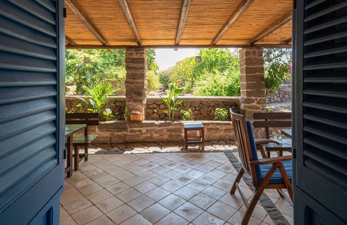 Ustica Apartment | Plumbago Apartment @Hibiscus Farmhouse