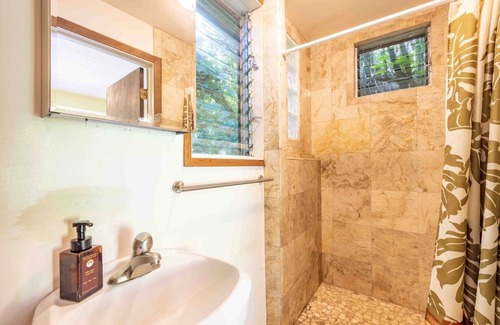 Haiku Cabin | Plumeria Room on a Lush Farm on Maui's North Shore