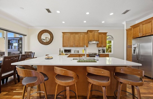 Apollo Beach House | Plunge into Joy & Bayfront Magic at Seaside Escape - Villa Seabird