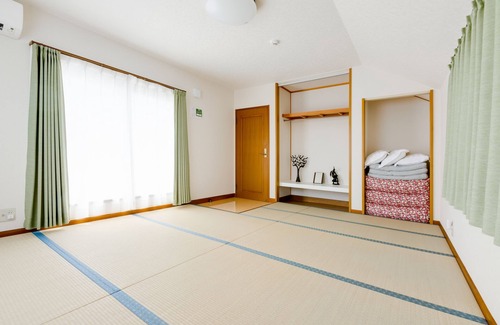 Izumisano House | Plus 9 Station Inn