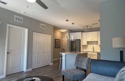 Highlands Apartment | Plush Apartment Near Airport Zoo