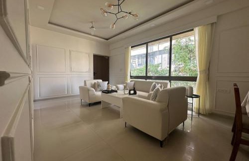 Bandra West Apartment | Plush Bandra West - Opulent 3BHK Apartment and Study