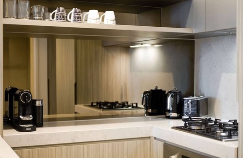 Port Melbourne Apartment | PM Residences - Modern Luxury 2BR Apt w parking