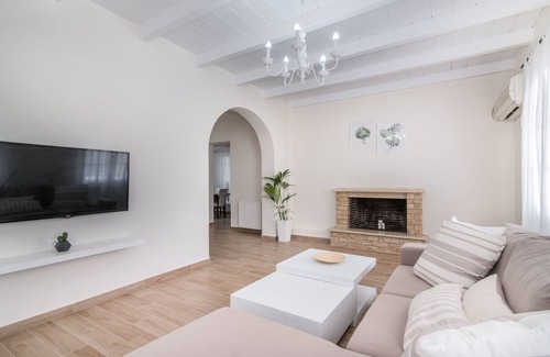 Pantokratoras Villa | Pnoé Luxury Villa