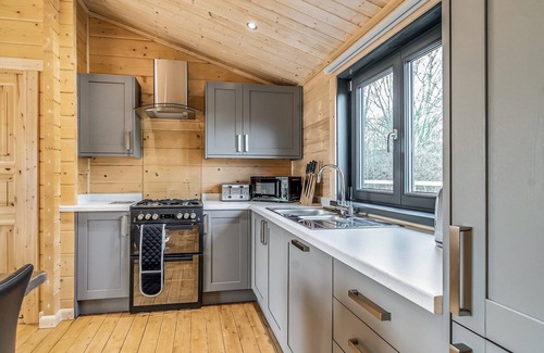 Driffield Ski Chalet | Pockthorpe Lodge (Pet)