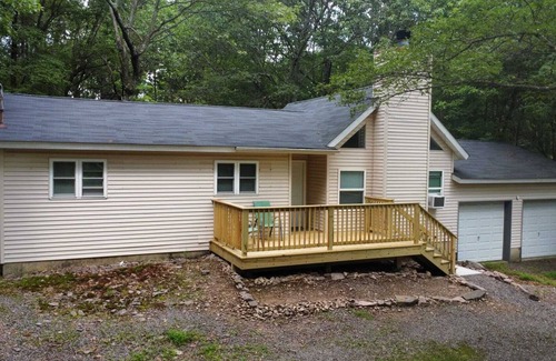 Briar Crest Woods House | Pocono Family Getaway, Pet Friendly/Hot tub W/Game Room