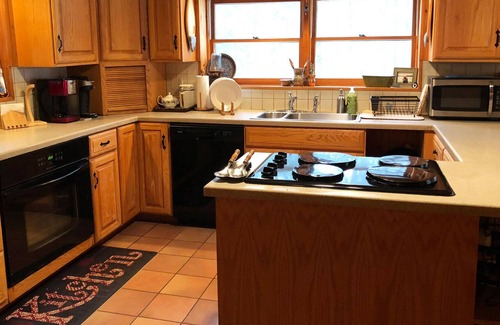 Tafton Cabin | Pocono Log Cabin Retreat @tnzlogcabin