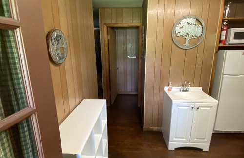 White Mills Cottage | Pocono Mountain Cottage on Private 10 acre lake & 100 acre grounds