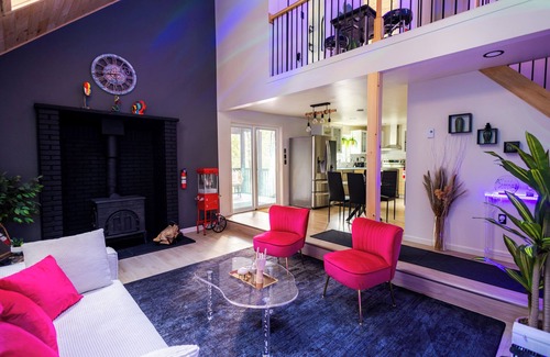 Pocono Summit House | Poconos Getaway-Kalahari-Camelback-Fire Pit-Arcade-Kayak-Seasons-Pet Friendly