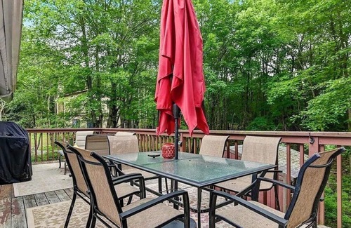 Briar Crest Woods House | Poconos Getaway with Hot Tub-Close to Attractions, Perfect for Family & Friends!