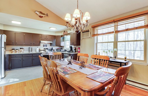 Lake Harmony Estates Cottage | Poconos Home w/Game Room: Walk to Lake Harmony!