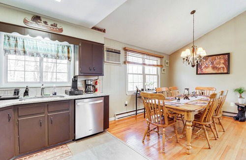 Lake Harmony Estates Cottage | Poconos Home w/Game Room: Walk to Lake Harmony!