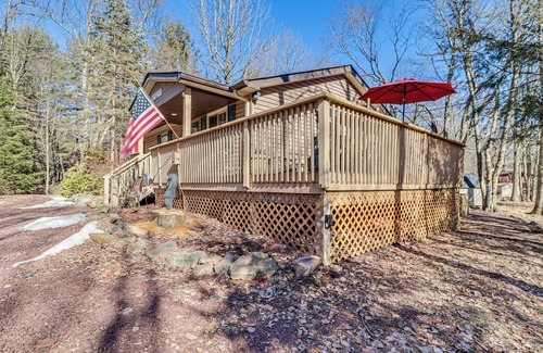 Lake Harmony Estates Cottage | Poconos Home w/Game Room: Walk to Lake Harmony!