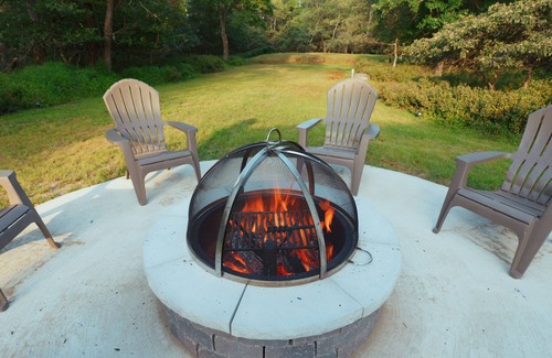 Tunkhannock Township House | Poconos Hot tub & Fire-Pit, Jacuzzi, 5 min to Lake - The Shyre House