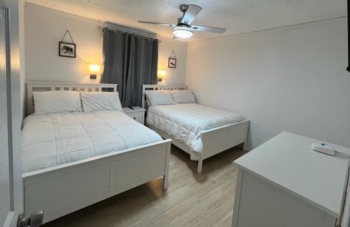 Tobyhanna Cottage | Poconos Modern Dream House