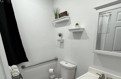 Tobyhanna Cottage | Poconos Modern Dream House