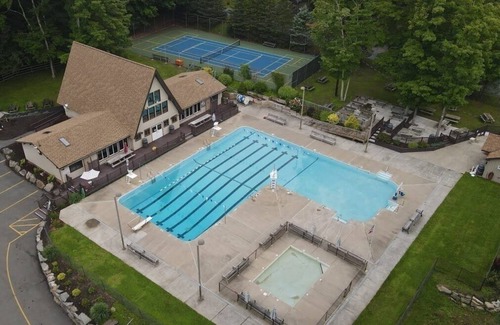Wallenpaupauk Lake Estates House | Poconos Retreat: Pools, Sauna, Lake & Outdoor Fun