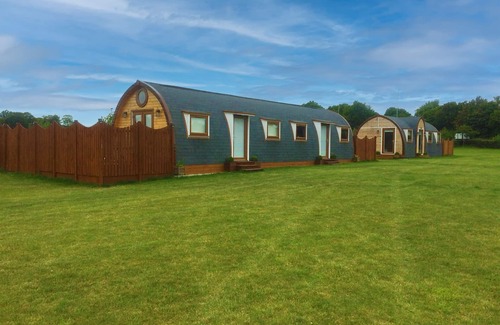 Trowse Newton Cabin | Pod 3 with Countryside view and Hot Tub