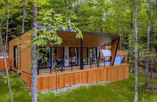 La Conception Ski Chalet | Pod at Bel Air Ideal for a couple - Private Jacuzzi & sauna - Bbq - Fireplace
