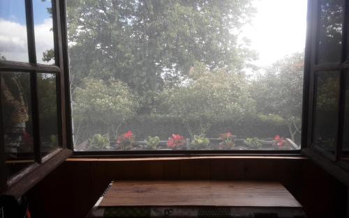 Colombiers-du-Plessis House | Pod - Sleeps 2 - Jacuzzi - Parking - Garden