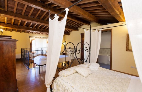 Ramazzano Villa | Podere Caldaruccio La Pineta - 26 people Cottage & Villa