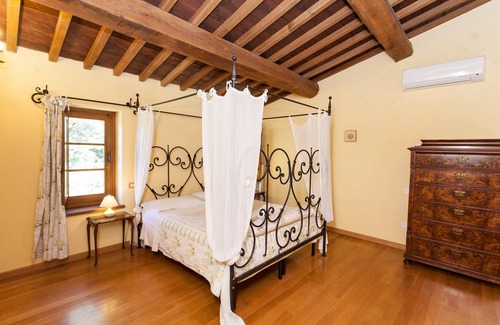 Ramazzano Villa | Podere Caldaruccio La Pineta - 26 people Cottage & Villa