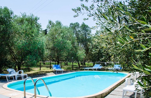 Grosseto Apartment | Podere Corte Alle Rose - Fuchsia Apartment