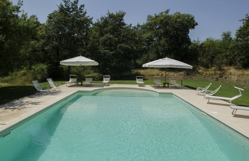Santarello House | Podere Le Pozze, between green style and suggestions.