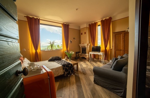 Sarteano Hotel | Podere Val D'Orcia - Tuscany Equestrian