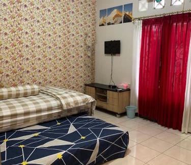 Depok House | Podhomoro homestay