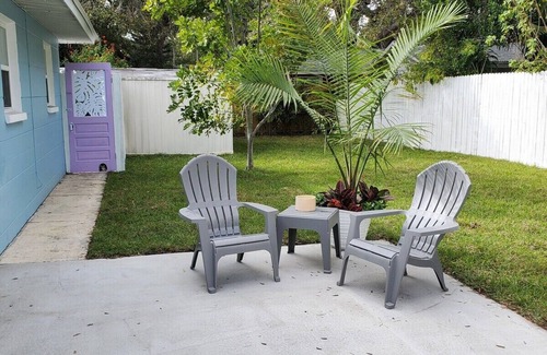 Gulfport Apartment | Poe's Place: In the Heart of Gulfport Art District!