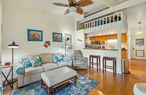 Kahana House | Pohailani Maui recently renovated 2 bedroom cottage on 9 lush tropical acres!