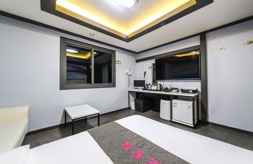 Pohang Hotel | Pohang Youngil Univ Hotel Queens