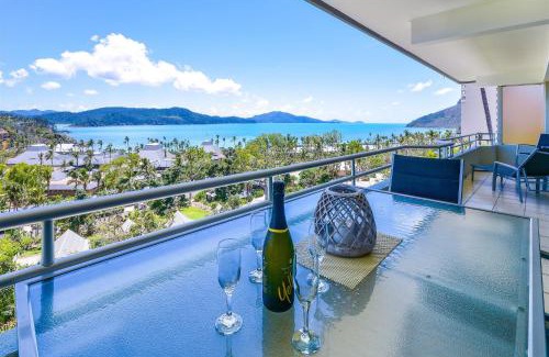 Hamilton Island Apartment | Poinciana Lodges - Ocean Views