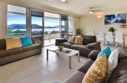 Hamilton Island Apartment | Poinciana Lodges - Ocean Views